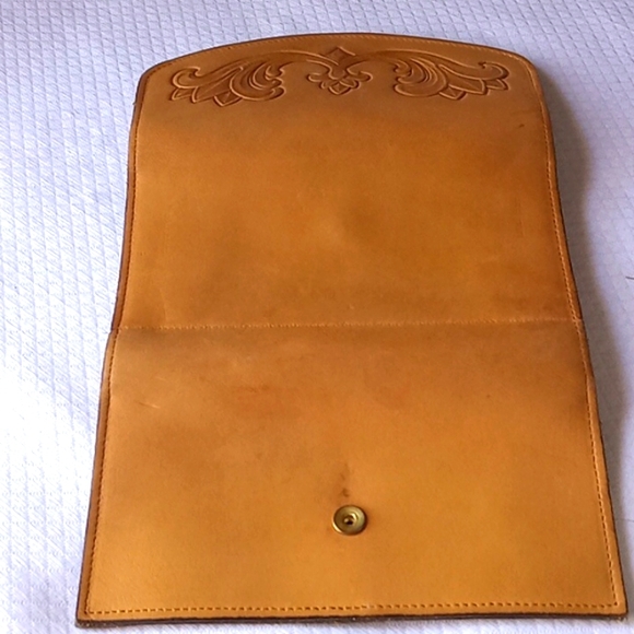 Baronet Ladies Wallet Camel color,Hand Tooled leather,sueded,soft. - Picture 8 of 8
